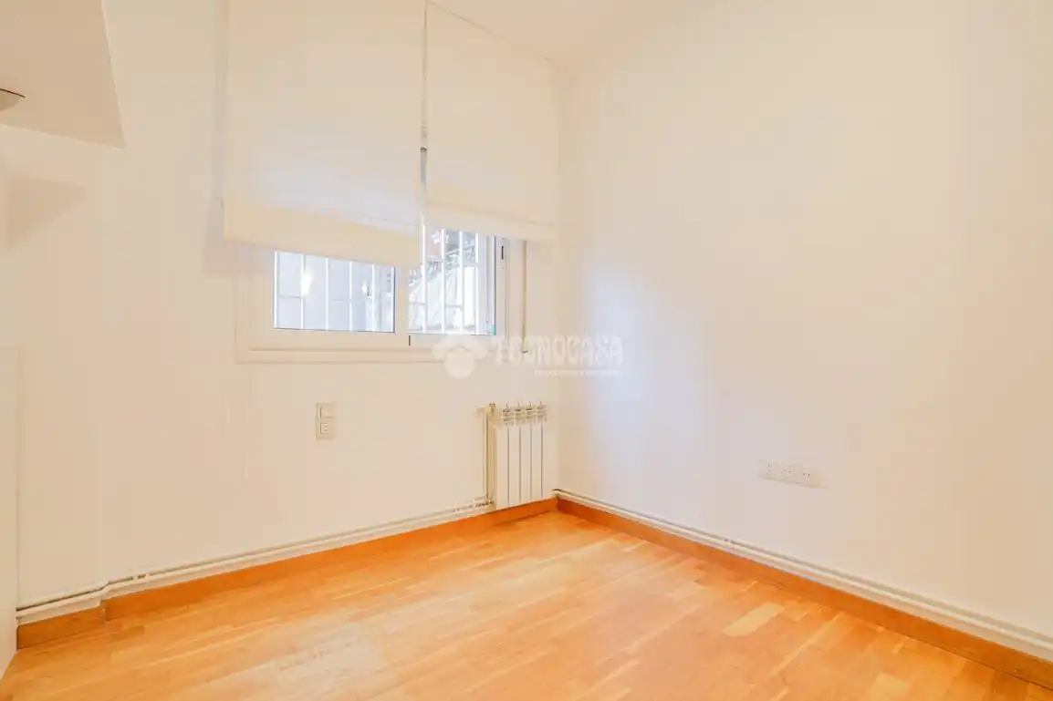 Habitación de Piso en venta en Barcelona con Calefacción y Balcón