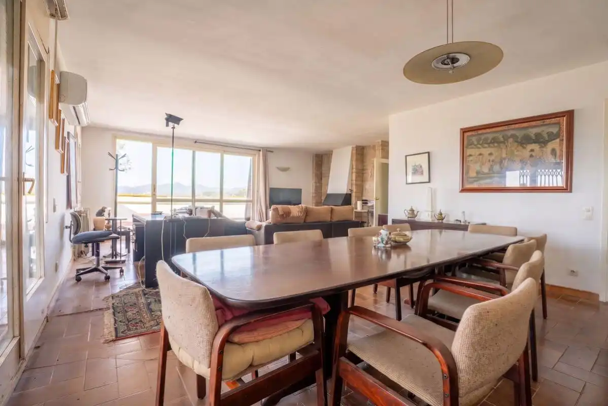Casa con terraza en venta en Via Abadia de Poblet, imagen 3