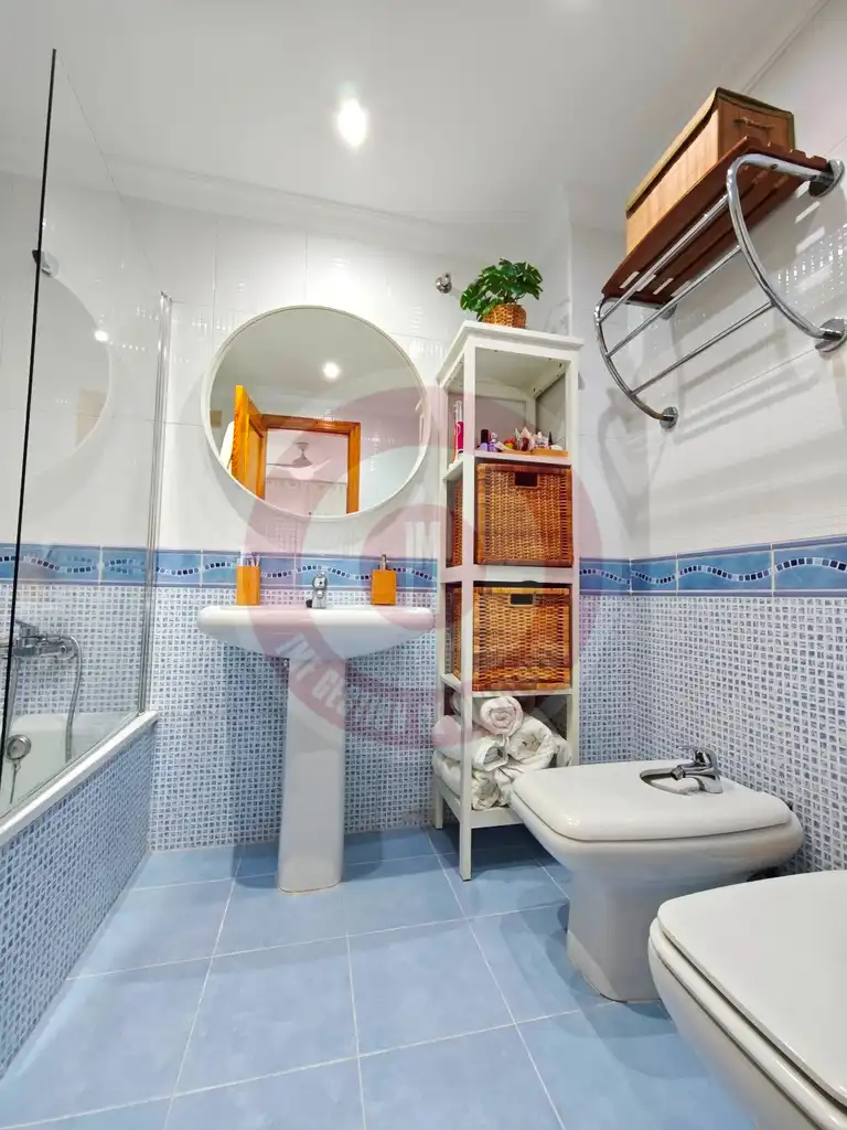 Baño de Piso en venta en Vélez-Málaga con Aire acondicionado y Terraza