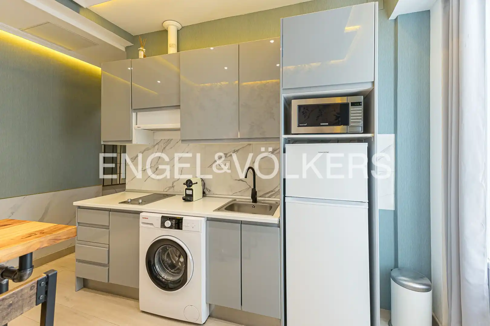 Kitchen of Flat for sale in Madrid  with Air Conditioner, Heating and Parquet flooring
