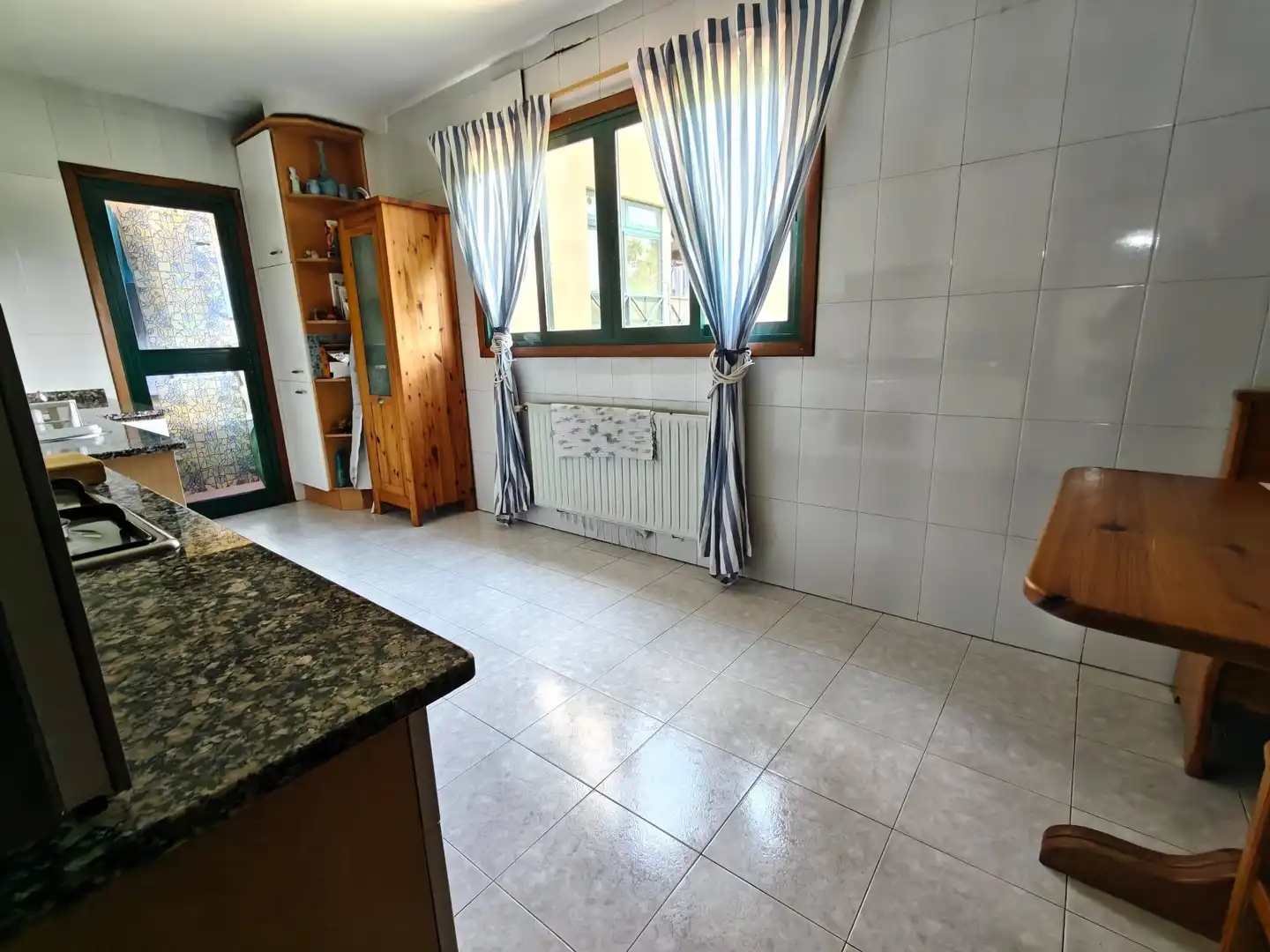 Küche von Maisonette zum Verkauf in Ames mit Abstellraum, Möbliert und Gemeinschaftspool