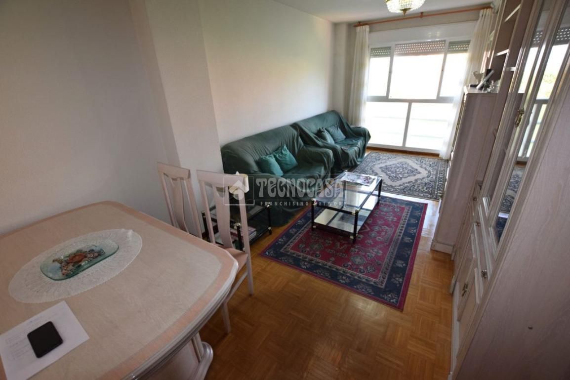 Sala d'estar de Pis en venda en Fuenlabrada amb Calefacció, Parquet i Moblat
