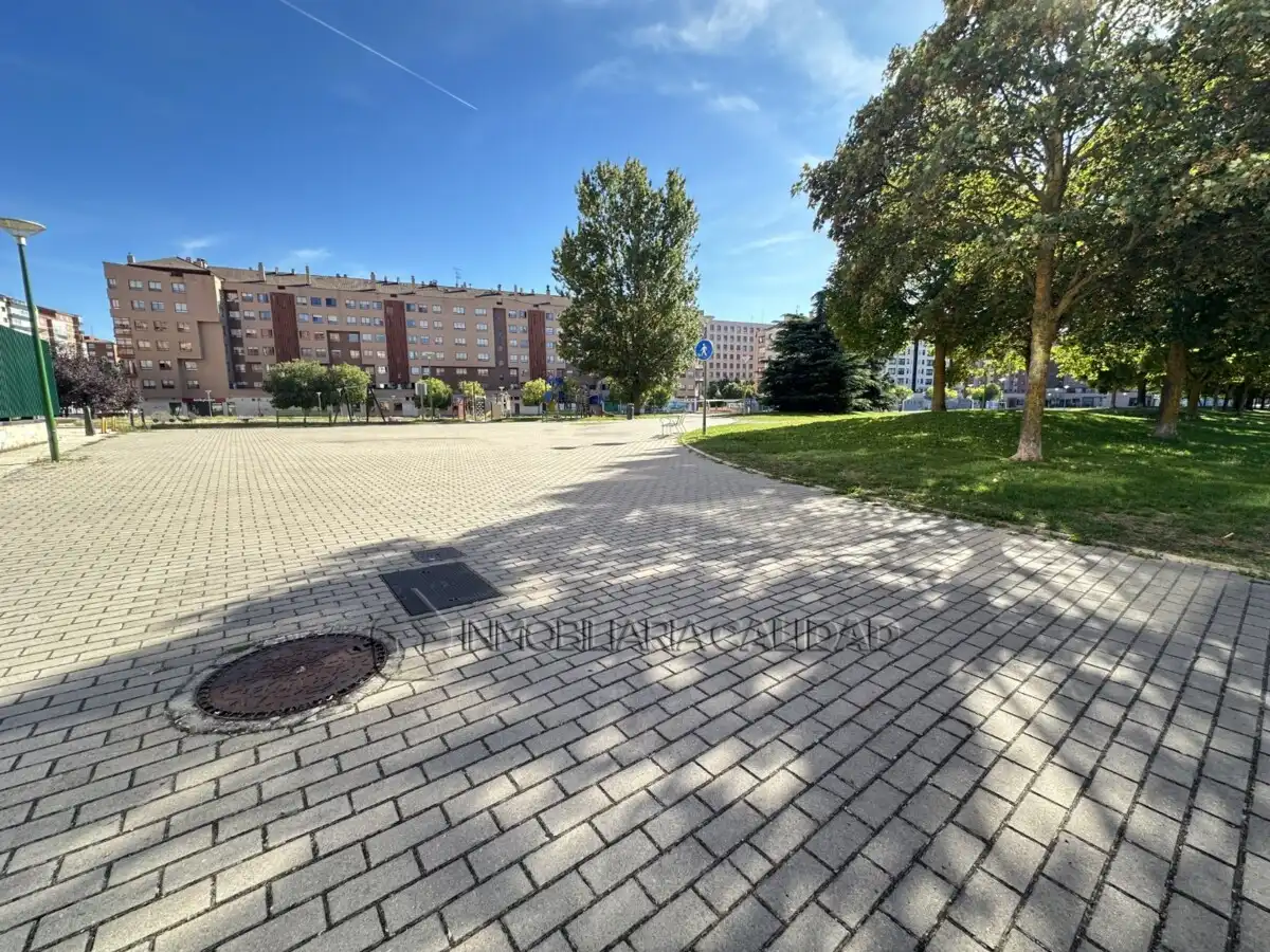 Aparcament de Garatge en venda en Burgos