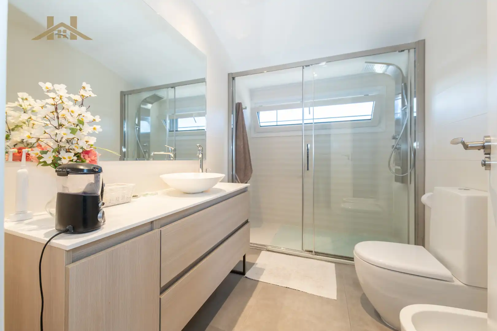 Bathroom of Detached homes for sale in Boadilla del Monte  with Air Conditioner, Heating and Private garden