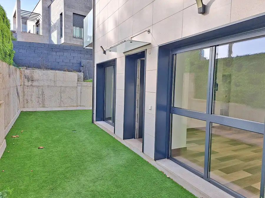 Terrace of Ground floor for rent in Torrelodones  with Air Conditioner, Heating and Private garden