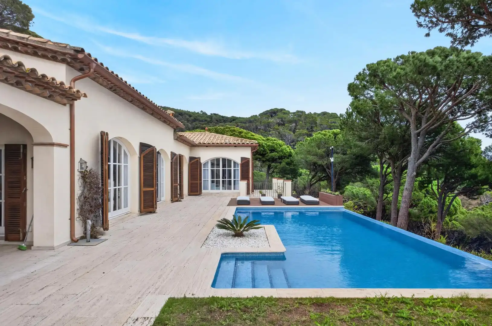 Piscina de Casa o chalet en venta en Sant Feliu de Guíxols con Aire acondicionado, Jardín privado y Parquet