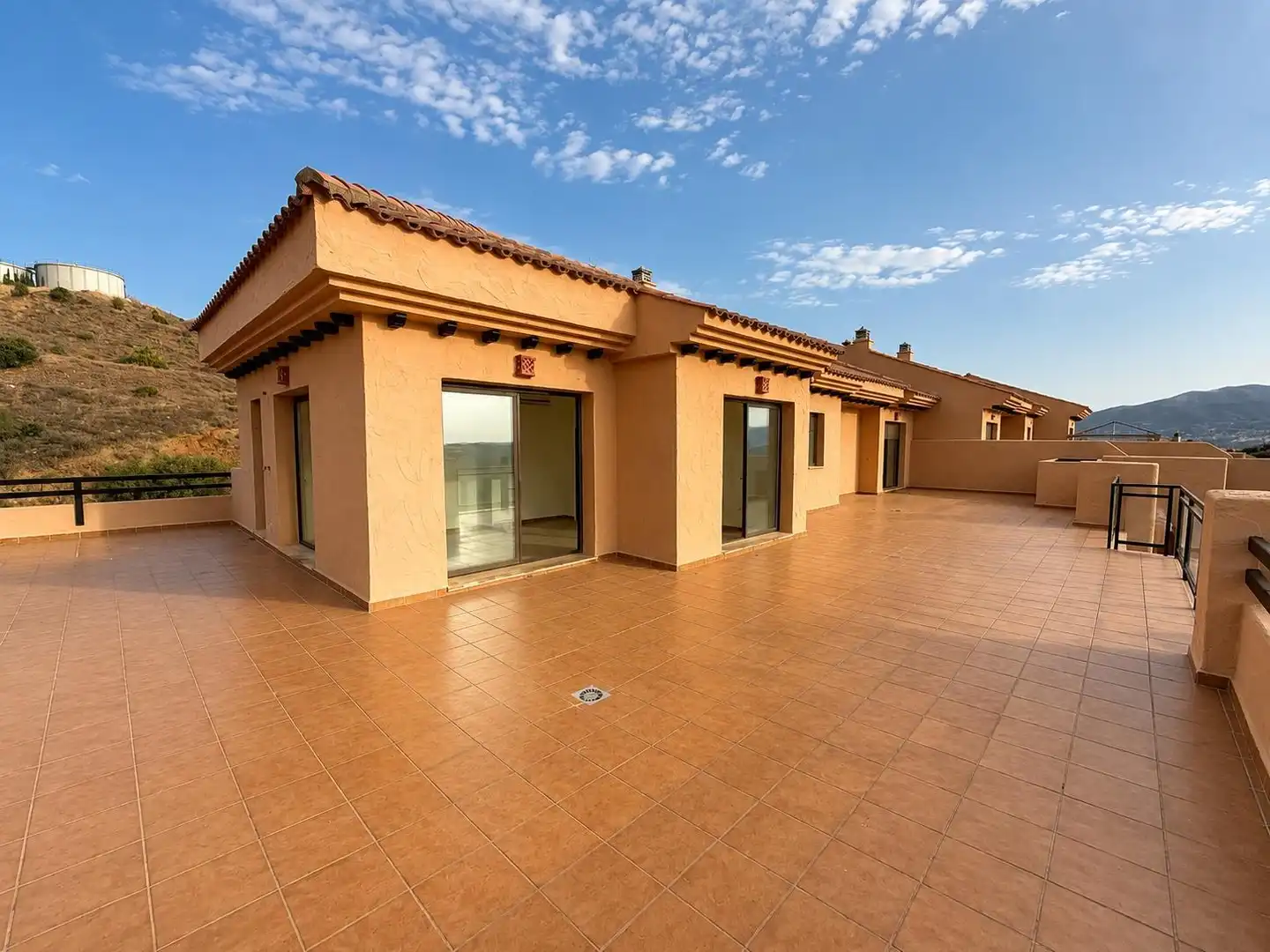 Terraza de Ático en venta en Mijas con Aire acondicionado, Jardín privado y Trastero