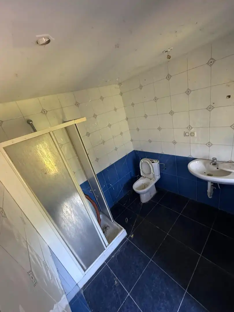Bathroom of Country homes for sale in San Martín del Rey Aurelio  with Terrace