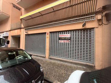 Locale commerciale in affitto a Carrer Maluquer Salvador 4