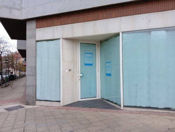 Local comercial en Venta en c/ Poeta Prudencio                               en Cascajos - Piqueras