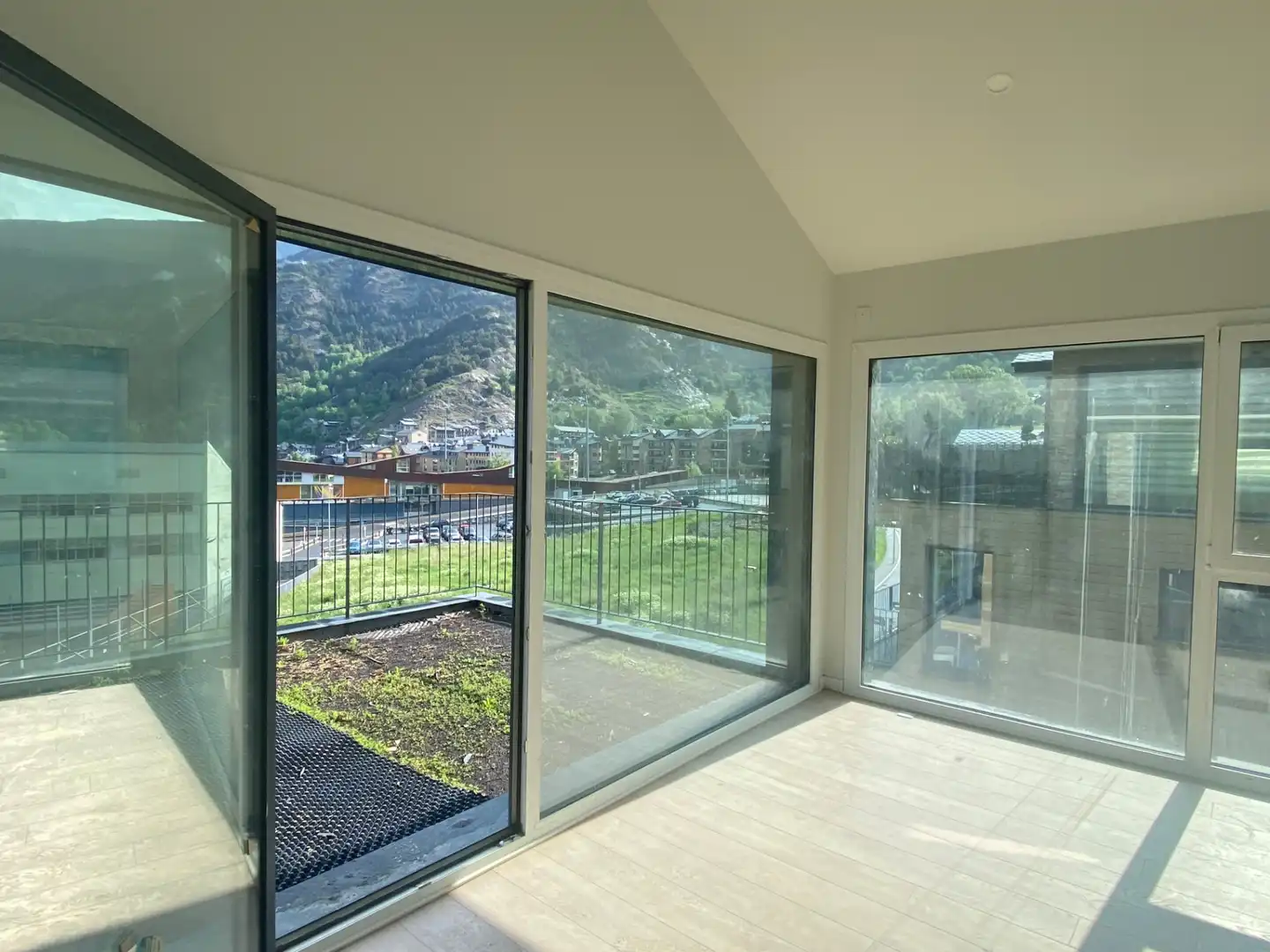 Terraza de Ático de alquiler en Ordino con Calefacción, Terraza y Horno