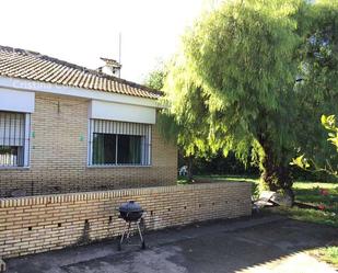 Exterior view of House or chalet for sale in Espartinas  with Terrace, Swimming Pool and Furnished