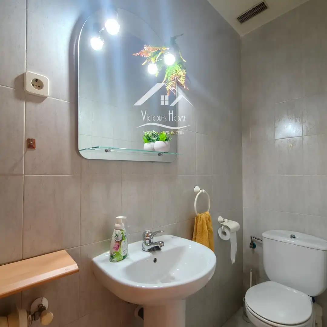 Badezimmer von Einfamilien-Reihenhaus zum Verkauf in San Agustín del Guadalix mit Klimaanlage, Heizung und Parkett