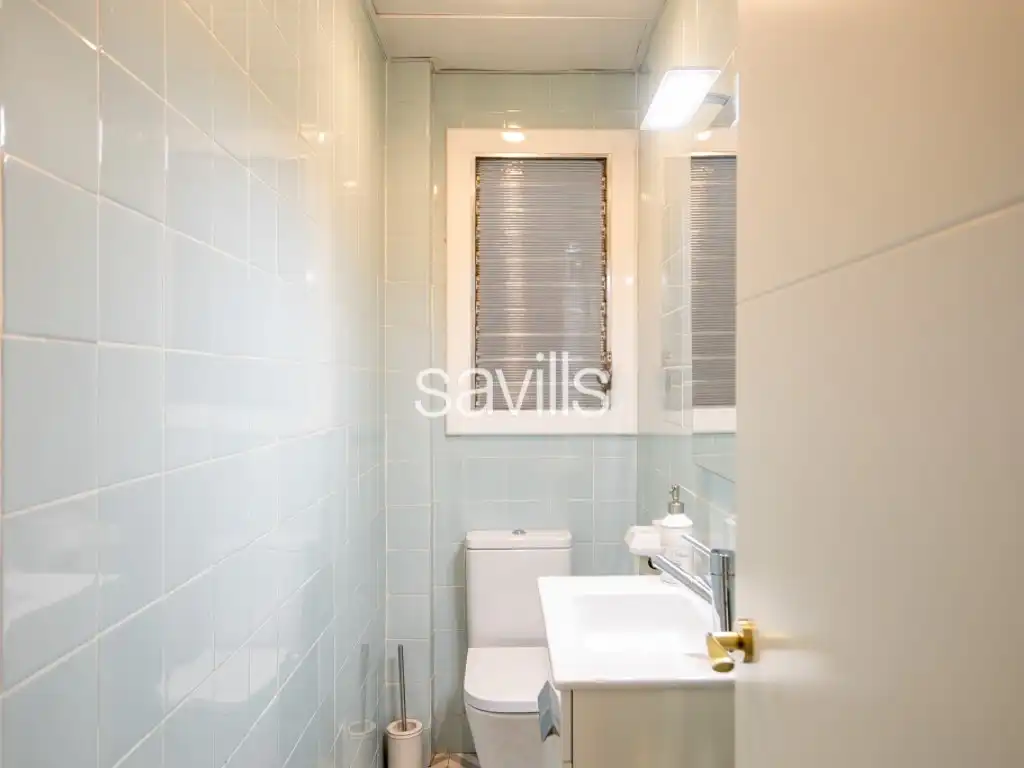 Bathroom of Apartments for sale in Barcelona