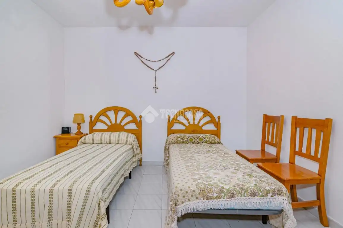 Habitación de Casa adosada en venta en Lucena con Aire acondicionado y Amueblado
