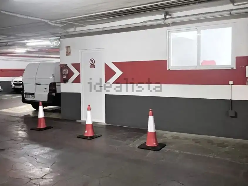 Parkplatz von Garage zur Miete in Ciutat Vella 