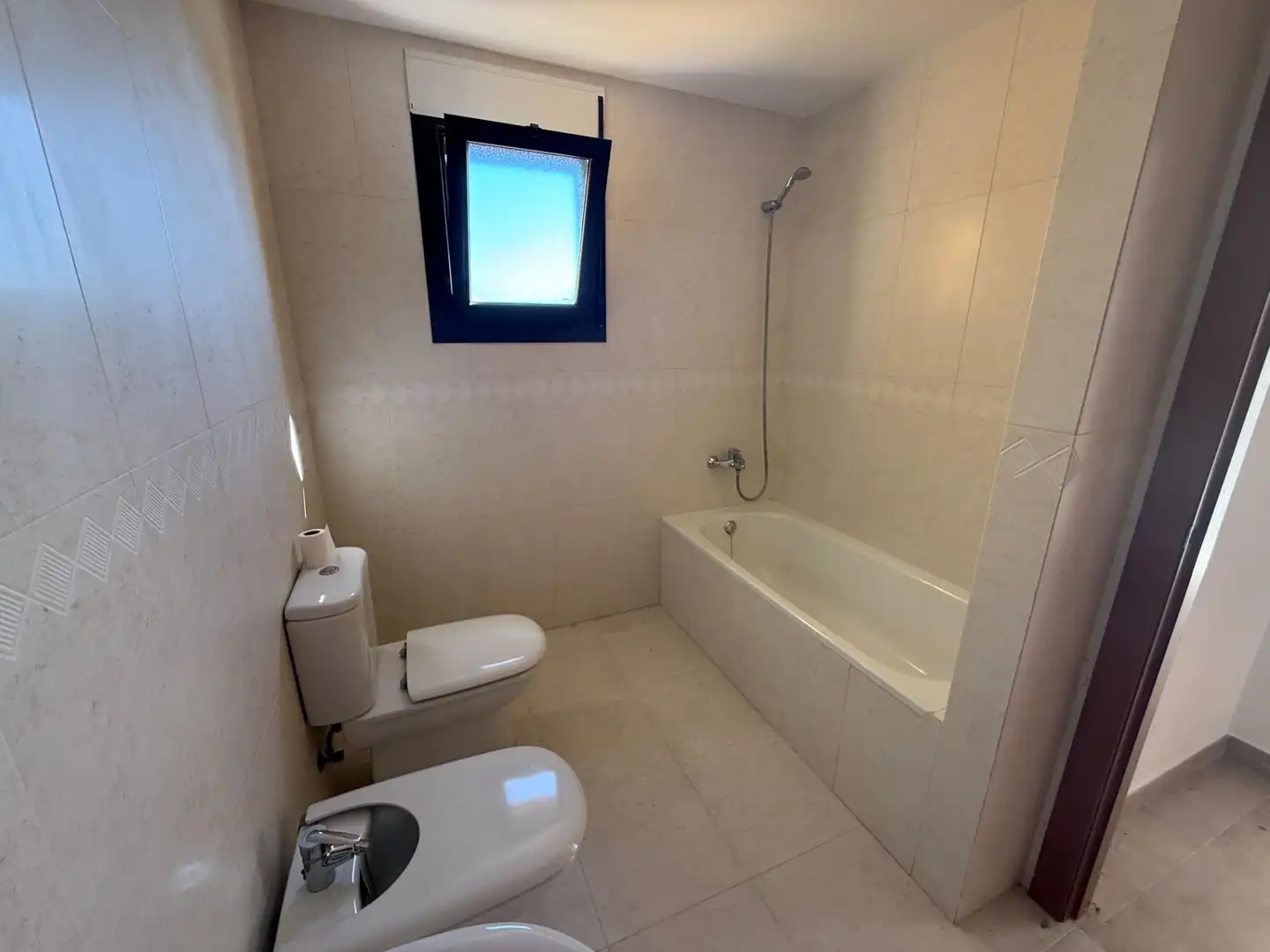 Bany de Apartament en venda en Águilas amb Terrassa i Piscina comunitària
