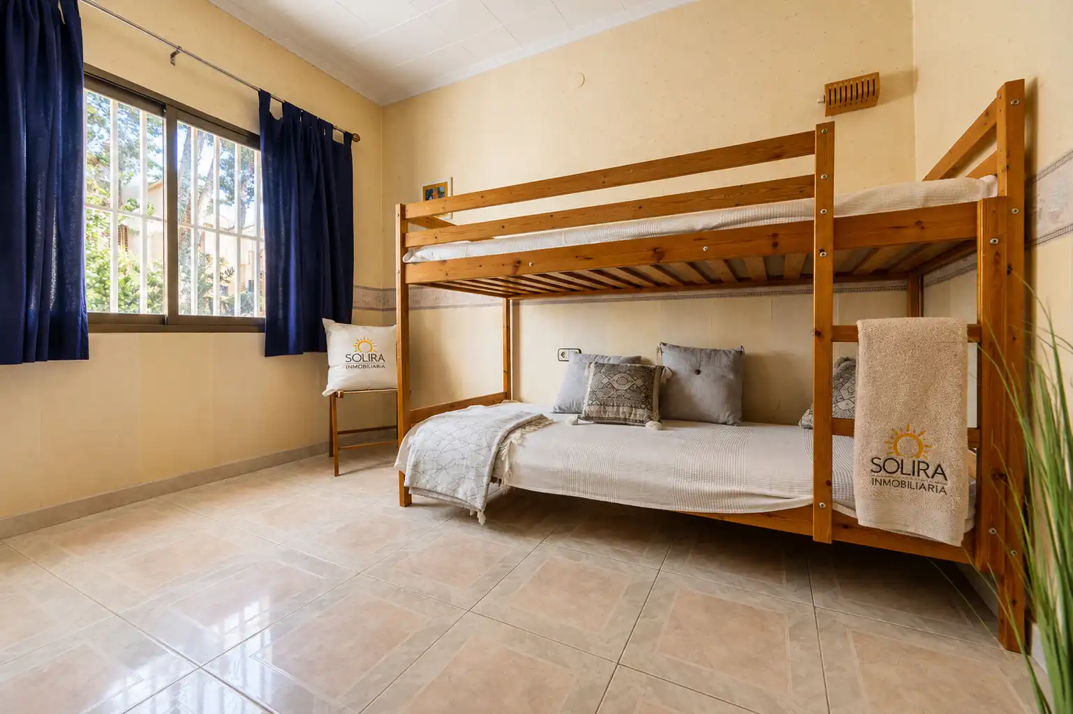 Casa con terraza en venta en Carrer del Codolar, imagen 3