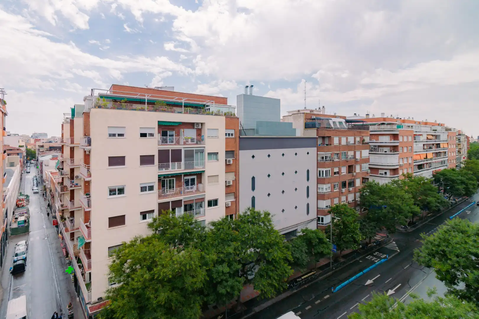 Vista exterior de Apartament en venda en Madrid amb Calefacció