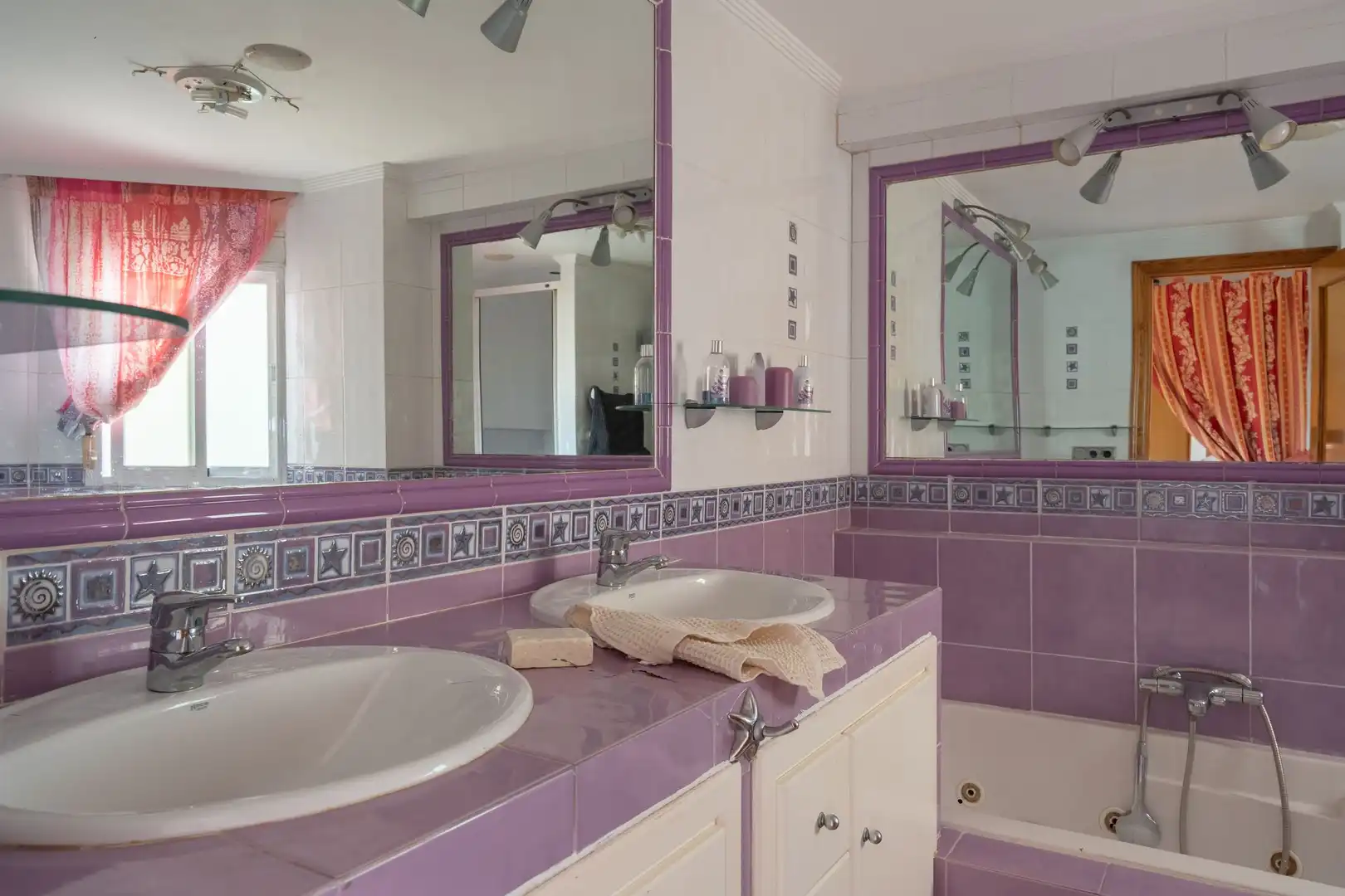 Bany de Apartament en venda en Fuengirola amb Terrassa
