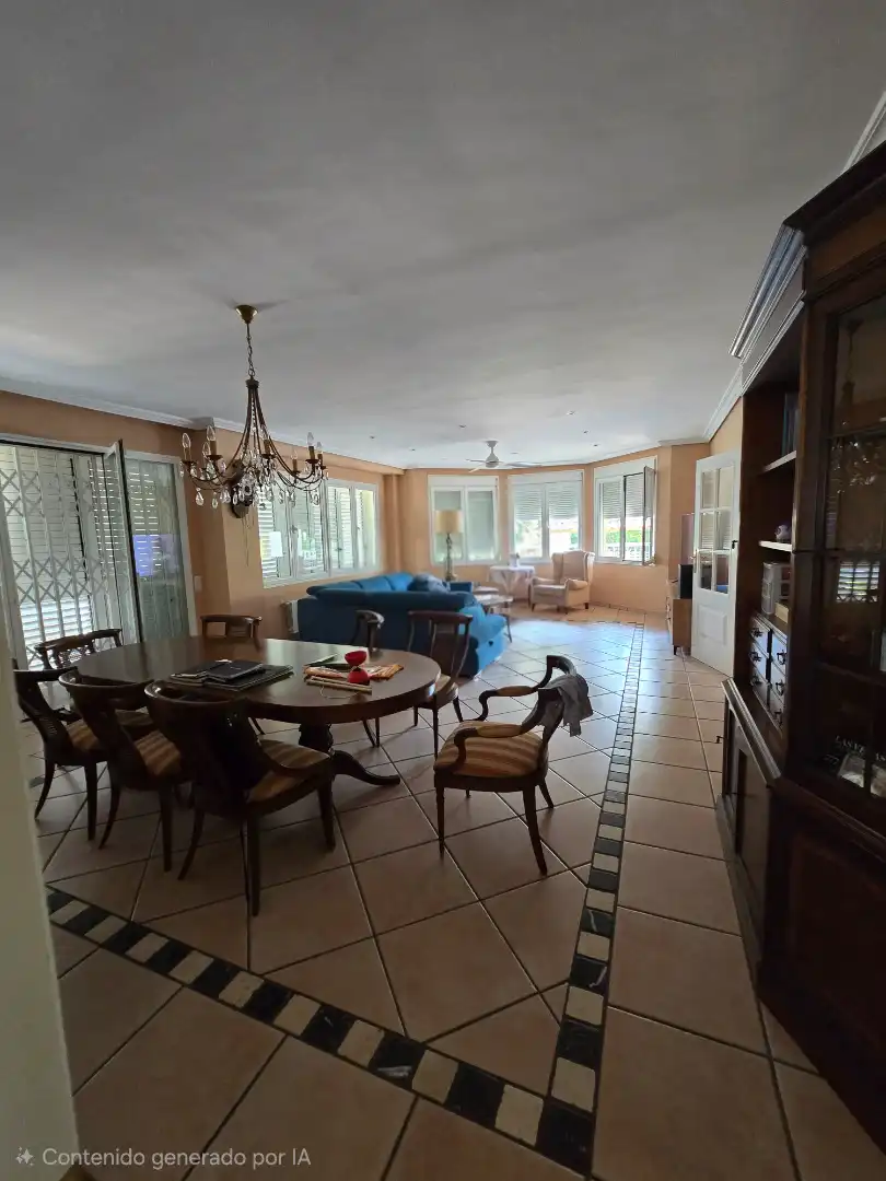 Menjador de Casa o xalet en venda en Benicasim / Benicàssim amb Aire condicionat, Calefacció i Jardí privat