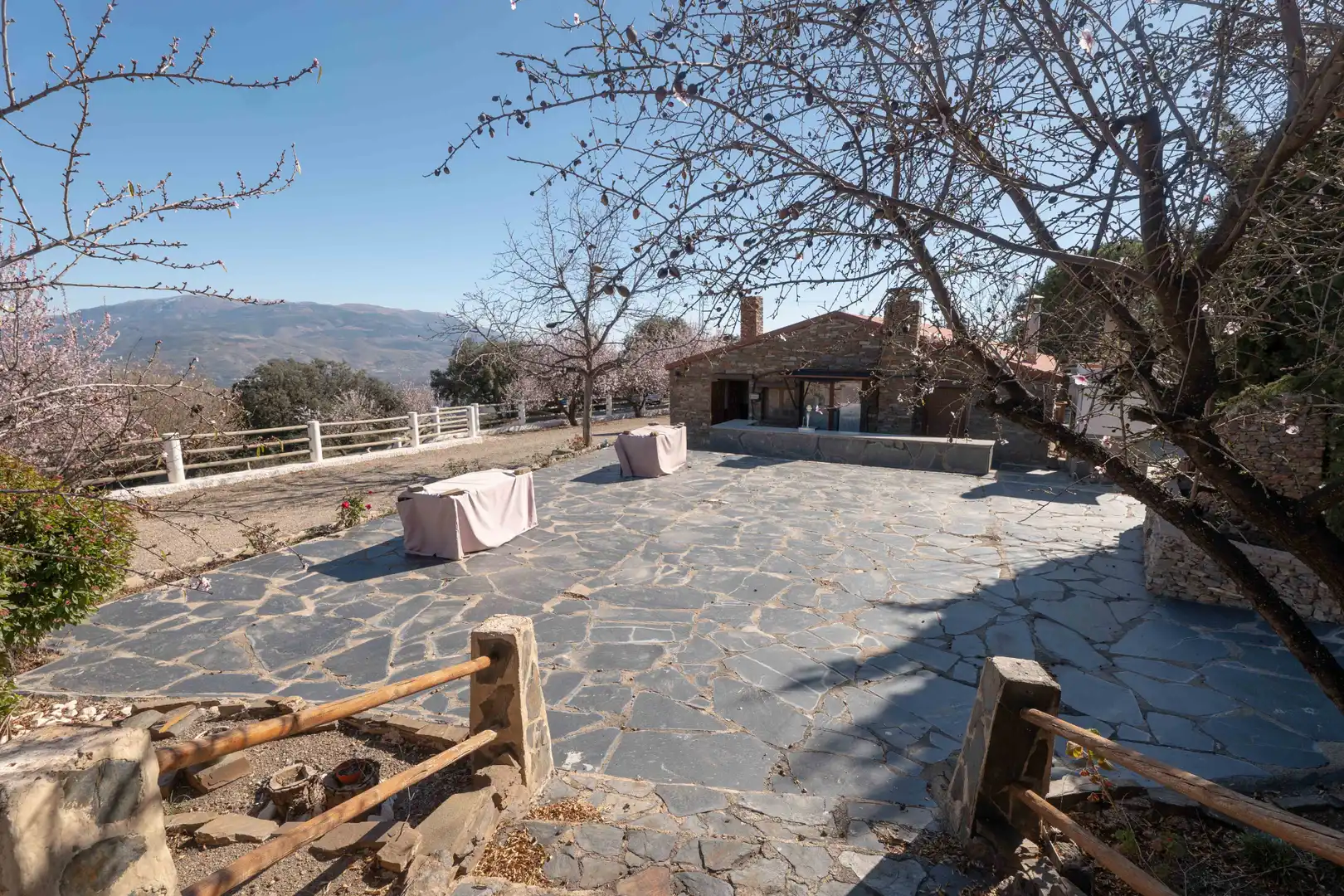 Terraza de Finca rústica en venta en Nevada con Aire acondicionado, Jardín privado y Terraza