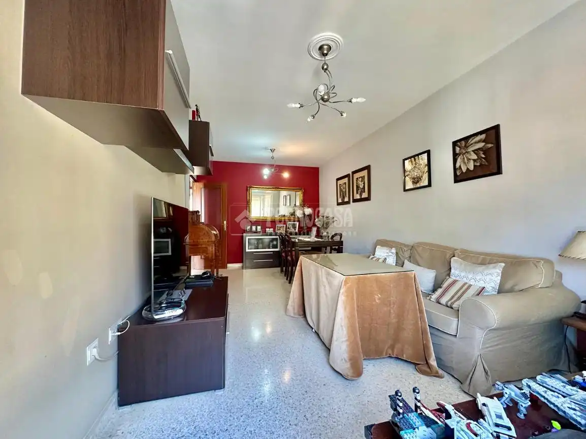 Sala d'estar de Casa o xalet en venda en Jerez de la Frontera amb Aire condicionat, Jardí privat i Terrassa
