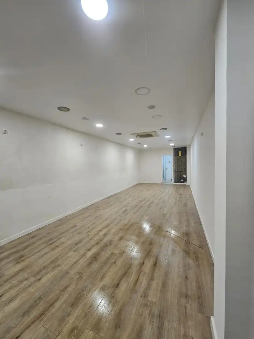 Local comercial en venda a Nucli Urbà, imagen 5