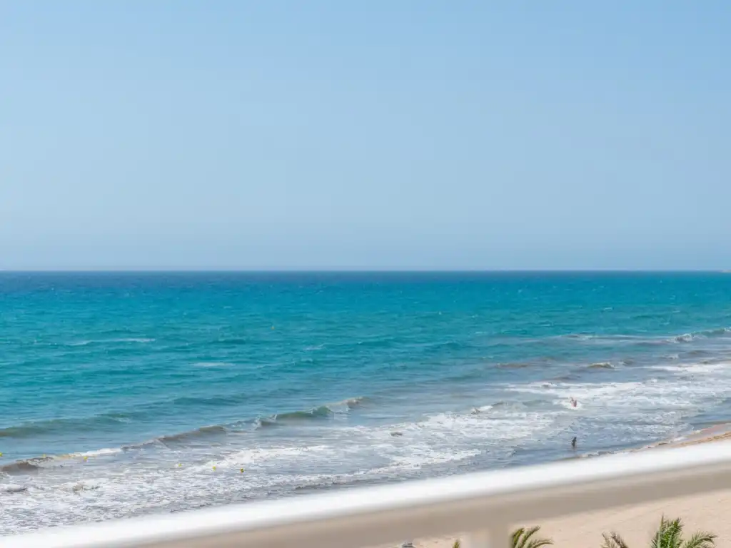 Vista exterior de Apartamento en venta en El Campello con Aire acondicionado, Terraza y Amueblado