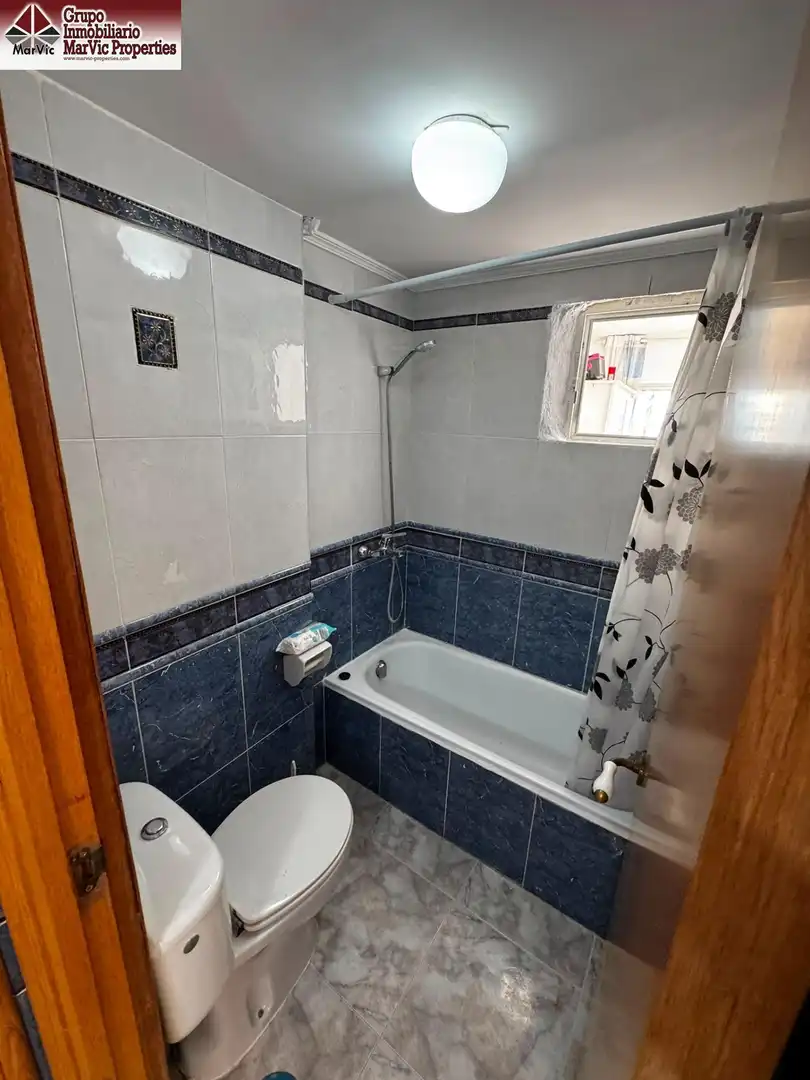 Bany de Estudi en venda en Benidorm amb Jardí privat, Moblat i Piscina comunitària