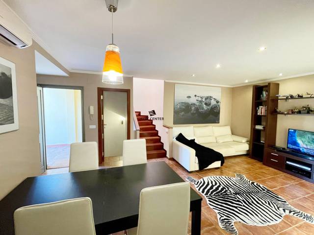 Casa adosada en Venta en Calle El Cano en Los Abrigos