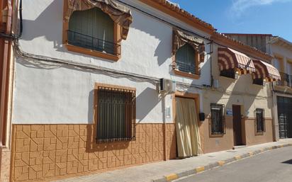 Vista exterior de Finca rústica en venda en Herencia amb Jardí privat