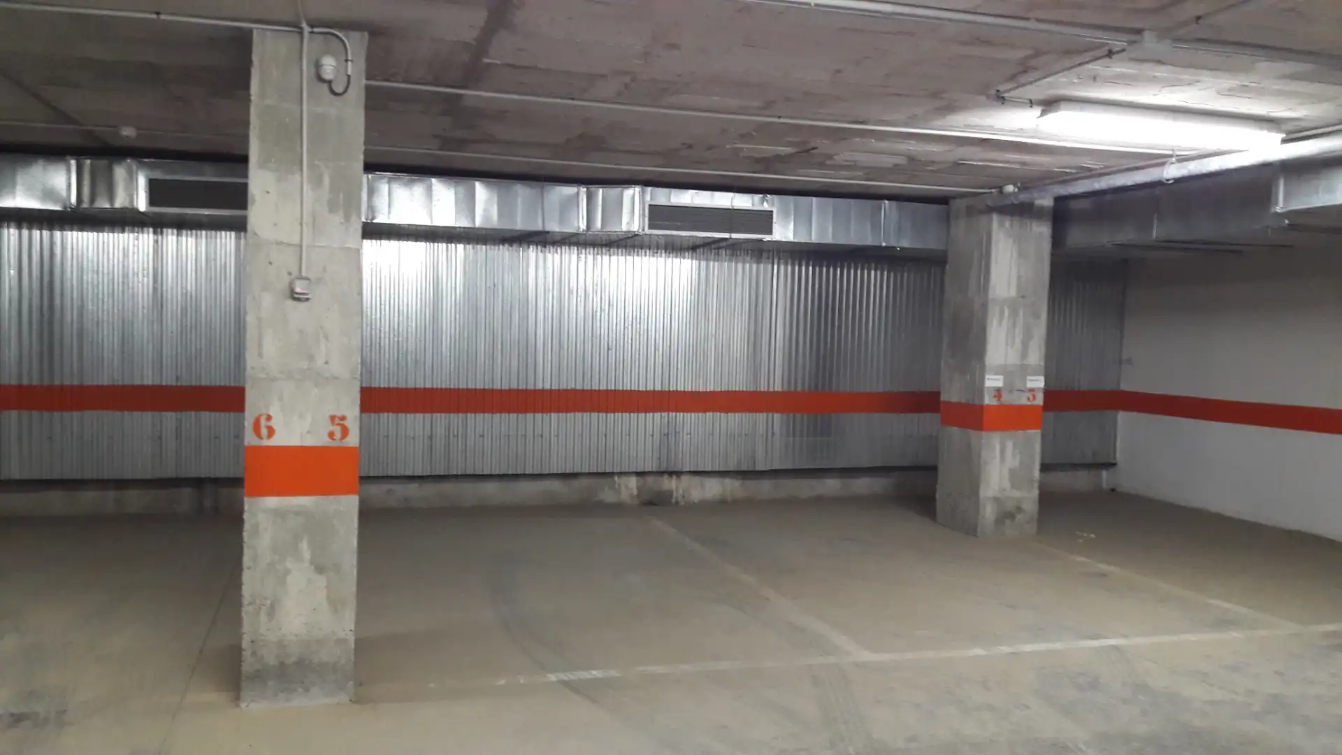 Parking de Piso de alquiler en Málaga con Aire acondicionado y Amueblado
