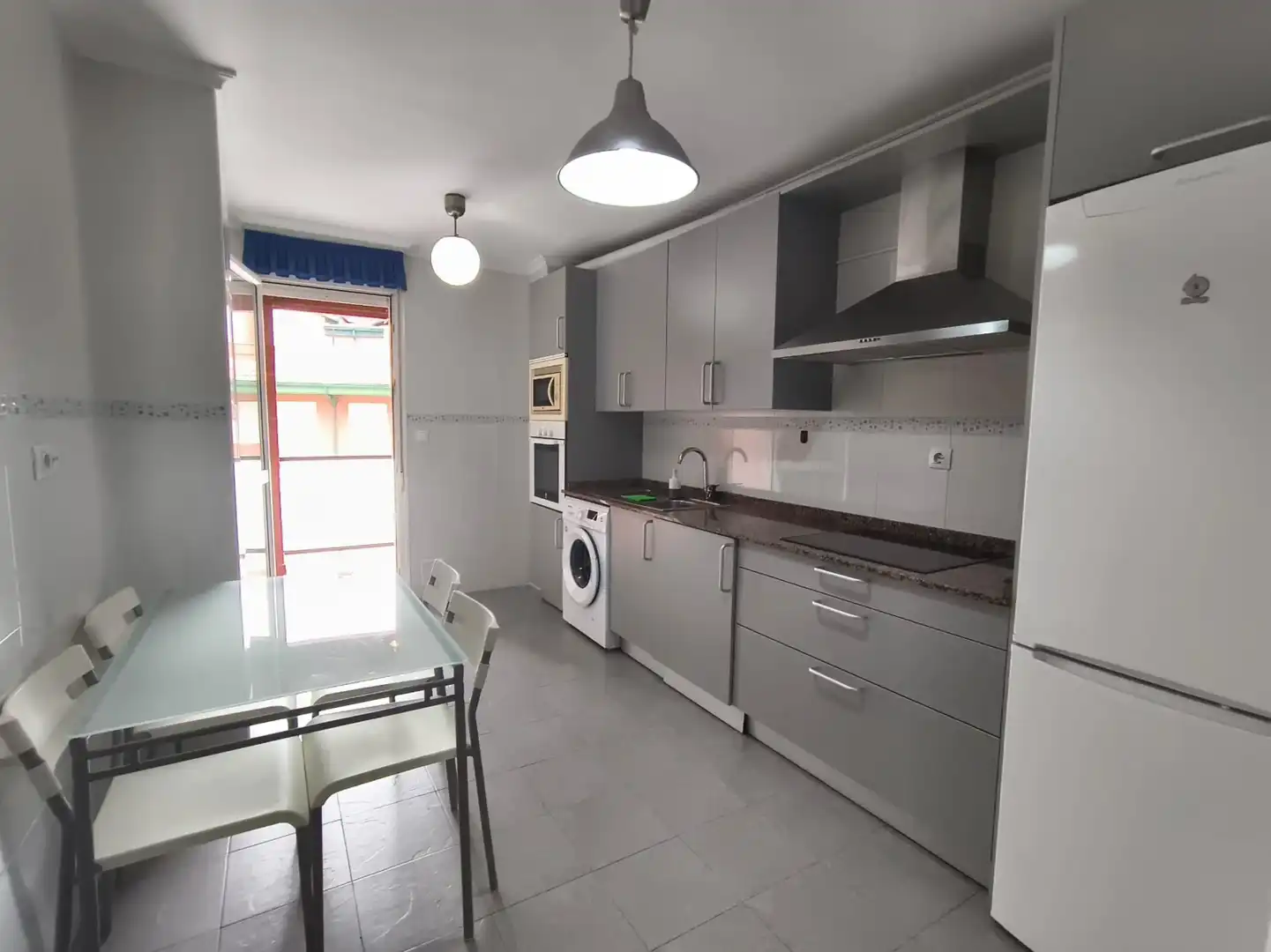 Cocina de Piso de alquiler en Entrambasaguas con Calefacción, Jardín privado y Terraza