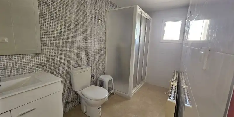 Baño de Casa o chalet en venta en Cúllar con Aire acondicionado, Jardín privado y Terraza