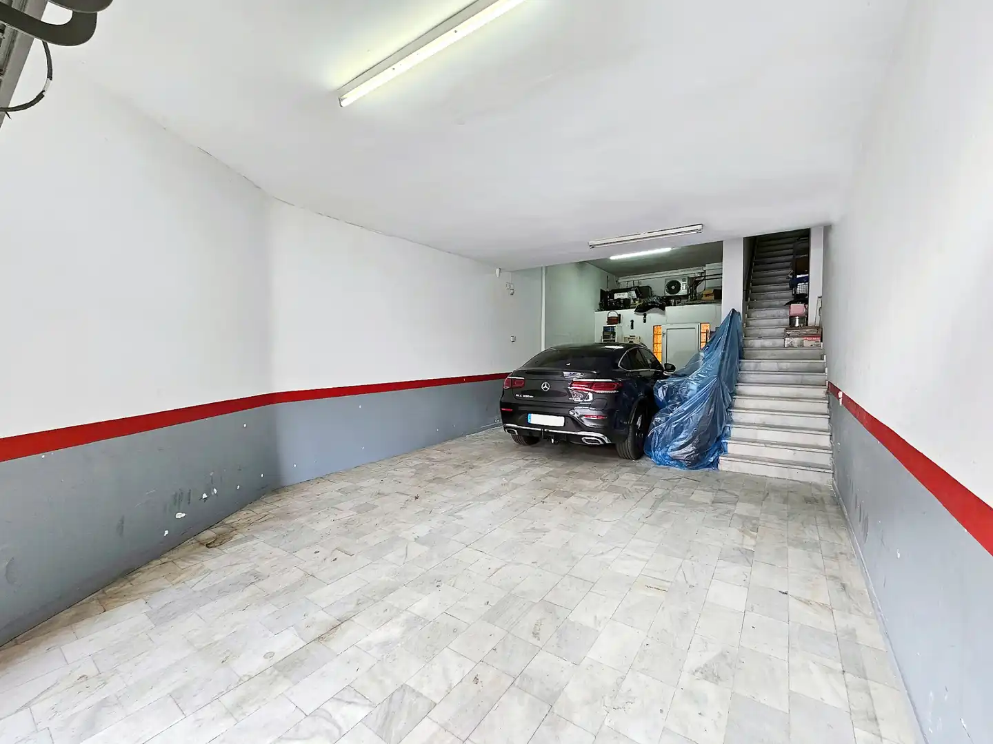 Aparcament de Casa adosada en venda en Granollers amb Aire condicionat, Calefacció i Jardí privat