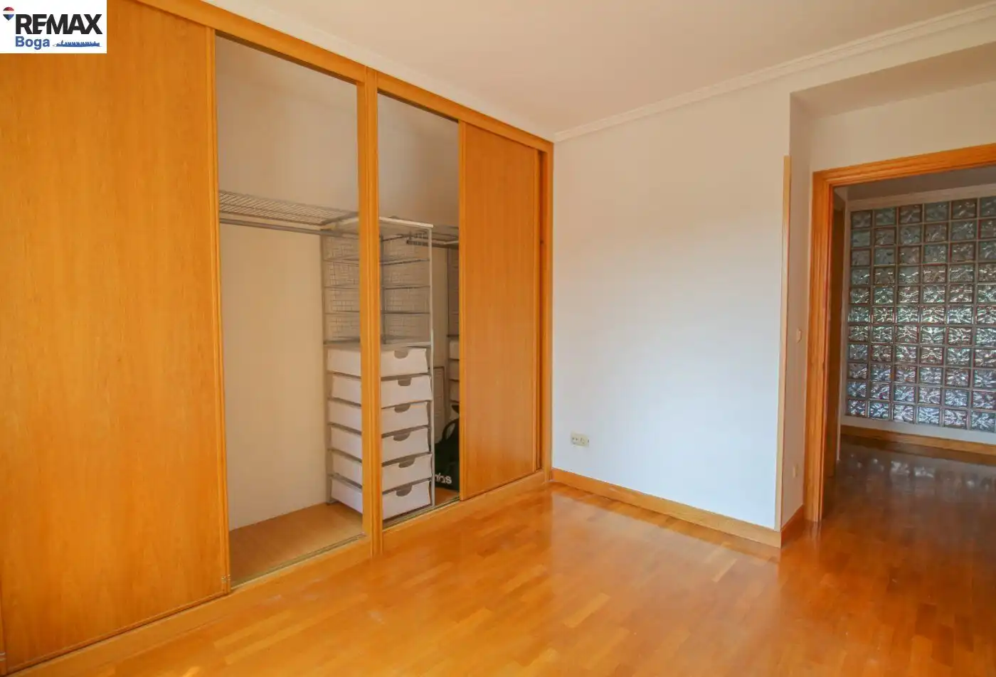 Schlafzimmer von Wohnung zum Verkauf in Donostia - San Sebastián  mit Heizung, Parkett und Terrasse