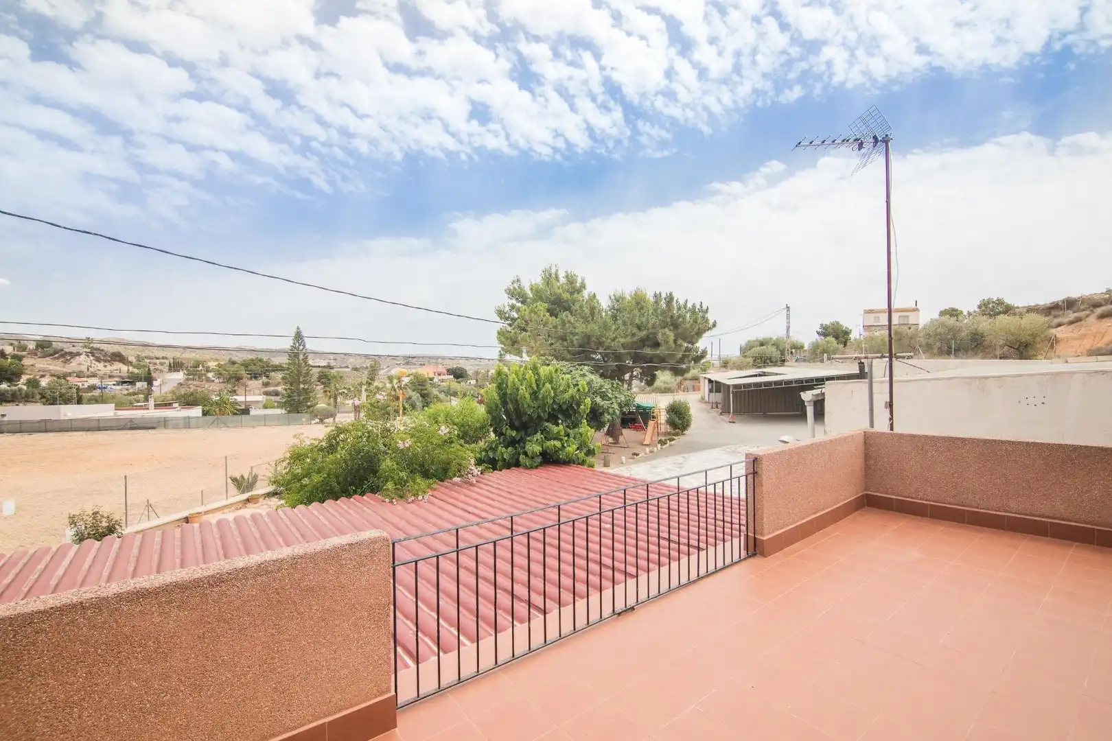 Terrasse von Haus oder Chalet zum Verkauf in Elche / Elx mit Klimaanlage, Privatgarten und Terrasse