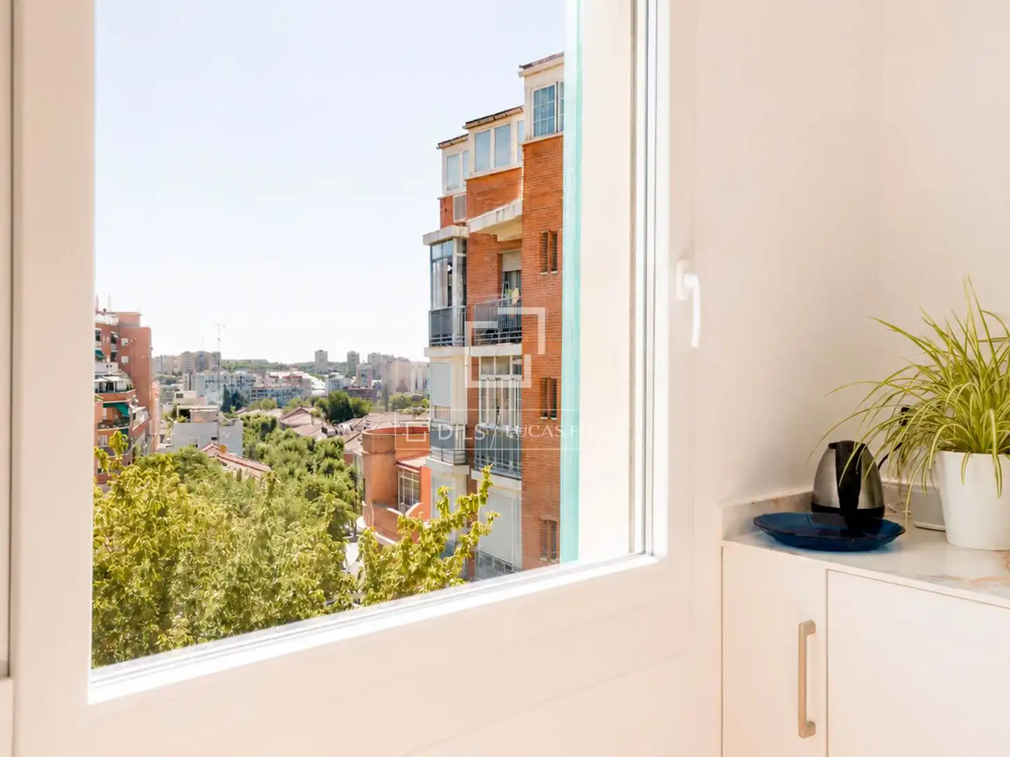 Schlafzimmer von Wohnung zum Verkauf in Madrid mit Klimaanlage und Heizung