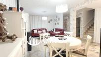 Living room of Single-family semi-detached for sale in Numancia de la Sagra  with Air Conditioner, Terrace and Swimming Pool