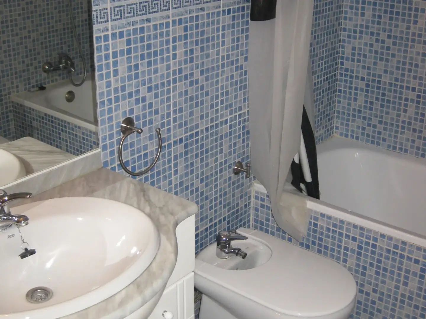Badezimmer von Wohnung zur Miete in Sur