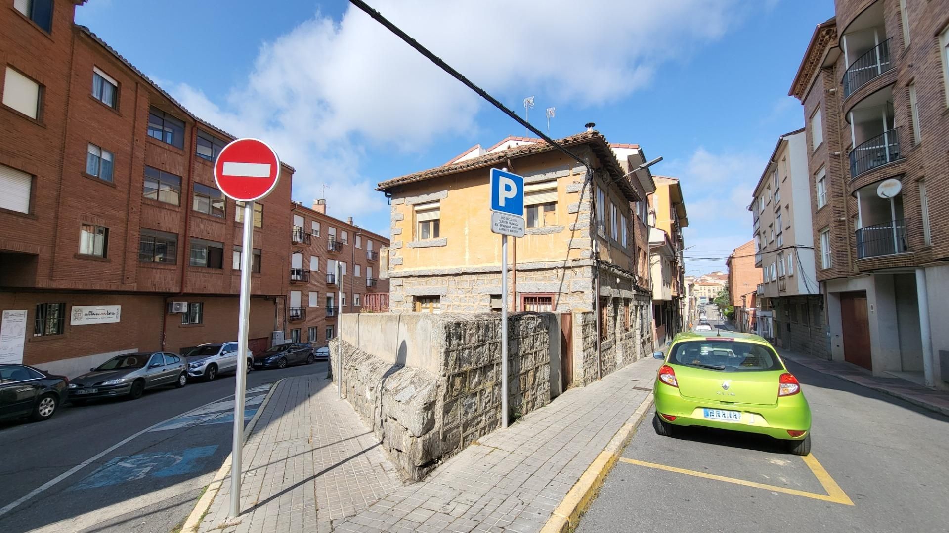 Exterior view of House or chalet for sale in Ávila Capital  with Heating, Private garden and Terrace