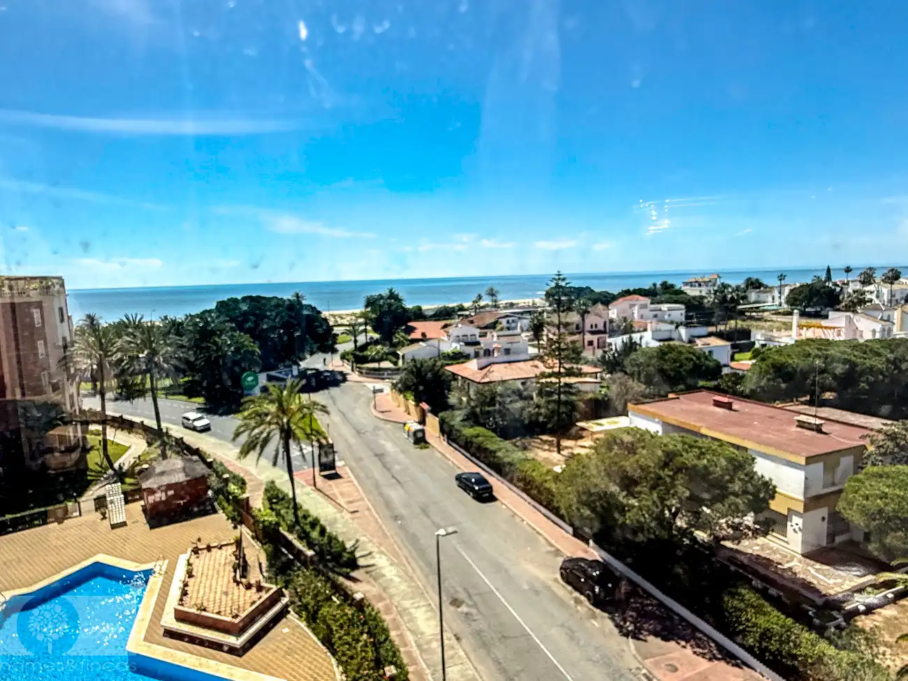 Vista exterior de Àtic en venda en Ayamonte amb Aire condicionat, Terrassa i Traster