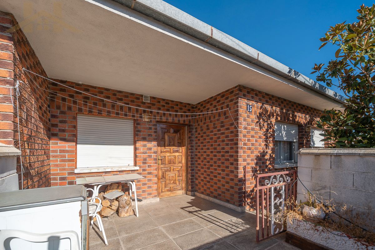 Exterior view of Single-family semi-detached for sale in Robledo de Chavela  with Heating and Furnished