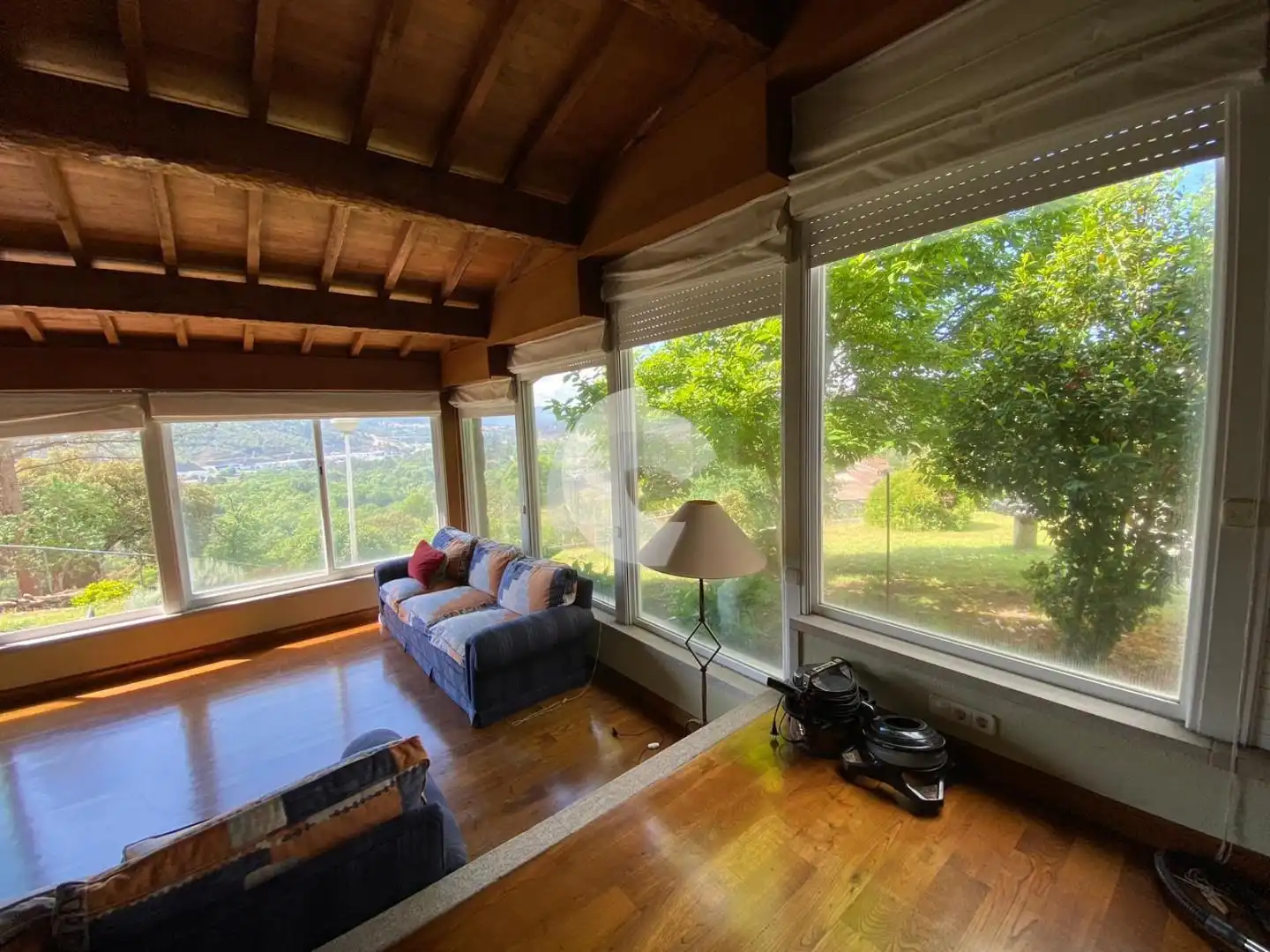 Sala d'estar de Casa o xalet en venda en San Cibrao das Viñas amb Calefacció, Jardí privat i Parquet