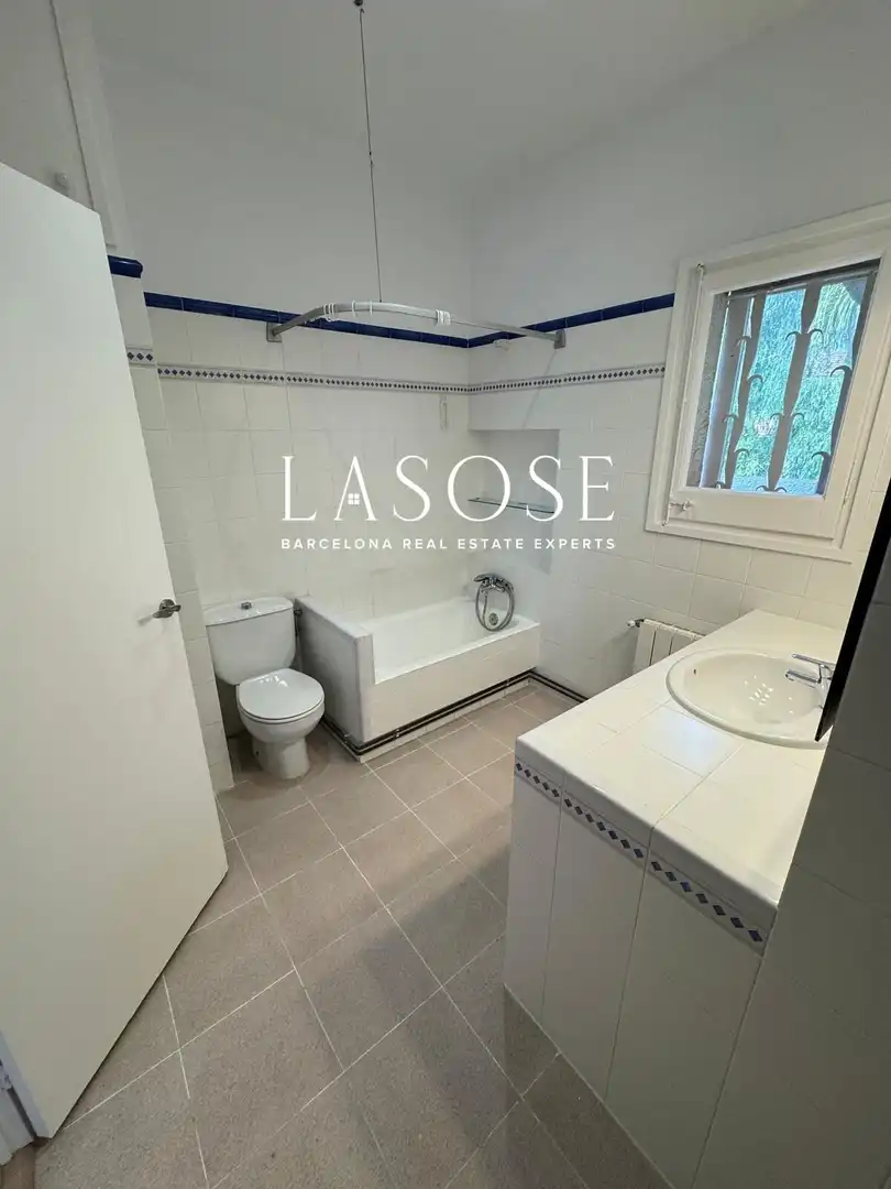Bathroom of Houses for sale in Sitges  with Heating, Private garden and Parquet flooring