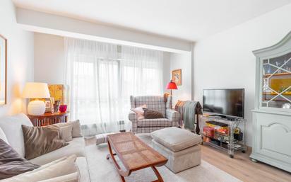 Living room of Flat for sale in Villaviciosa  with Balcony