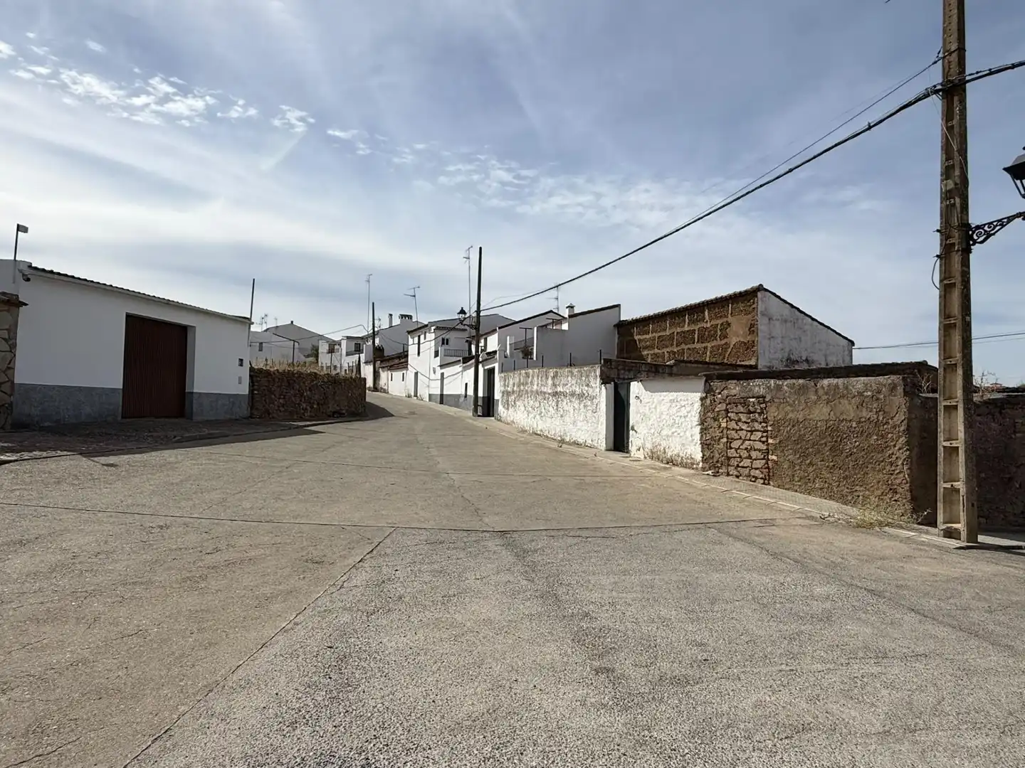 Houses for sale in Encinasola, Huelva