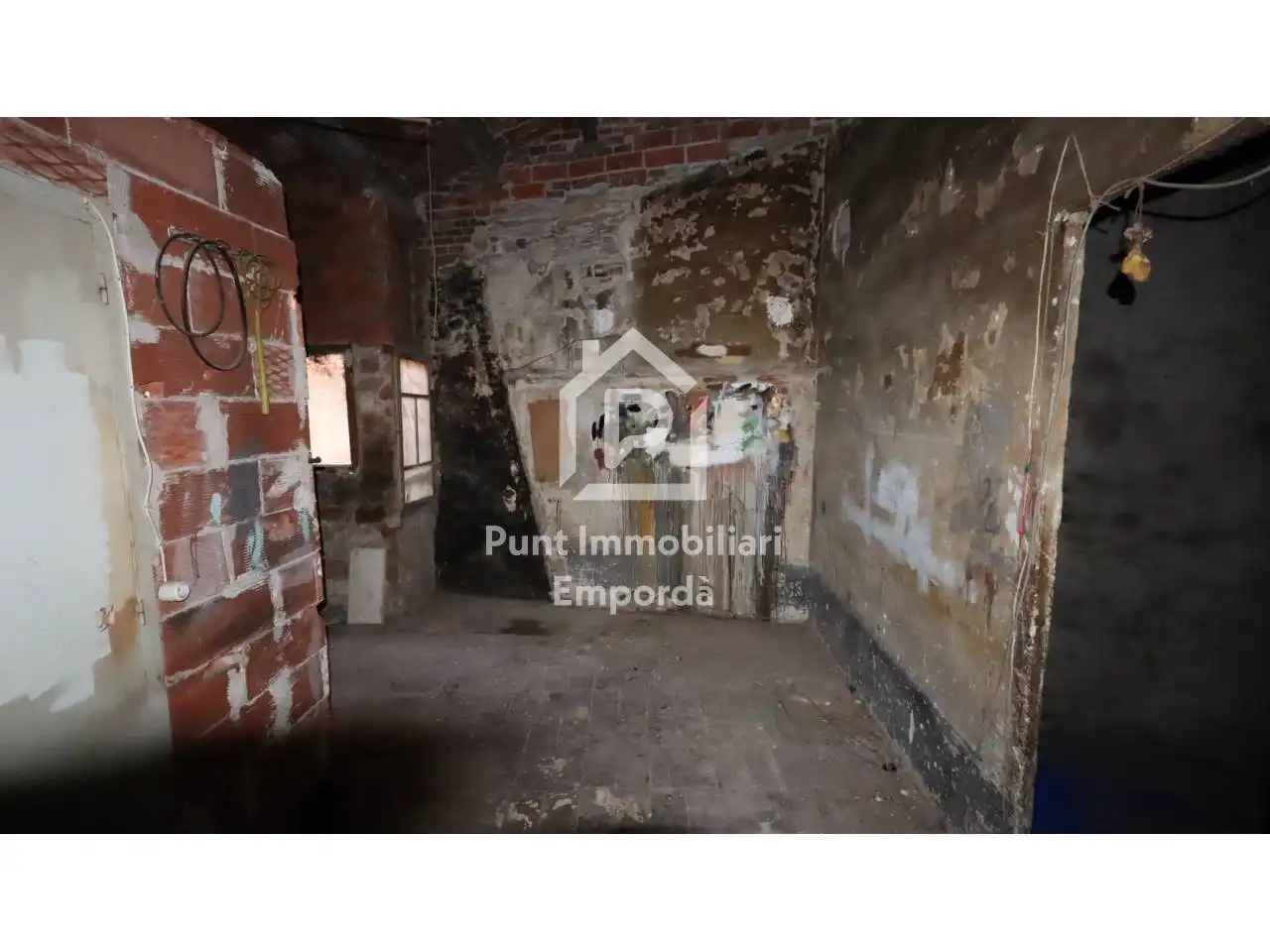 Edificio en venta en Llançà