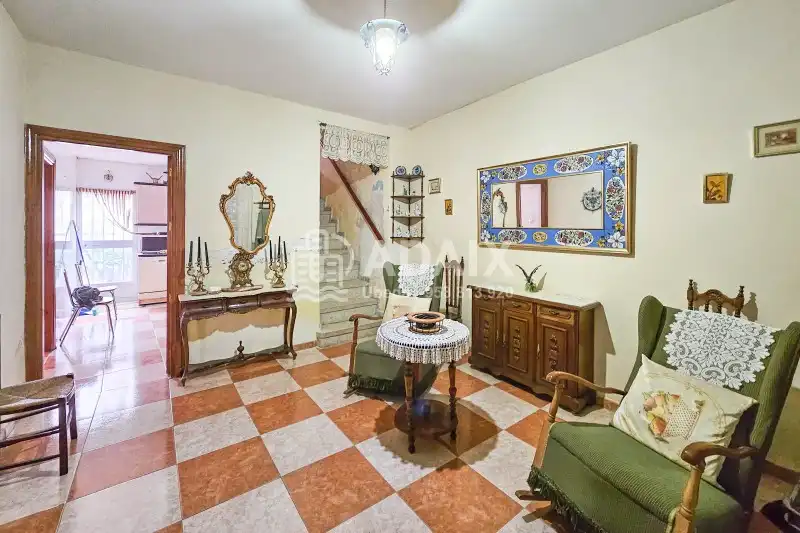 Sala d'estar de Casa o xalet en venda en Úbeda amb Terrassa, Traster i Balcó
